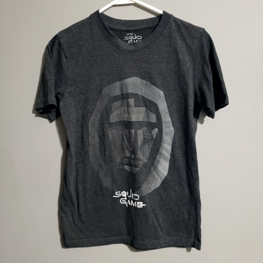 Squid game Womens Front Man Geometric Tshirt M